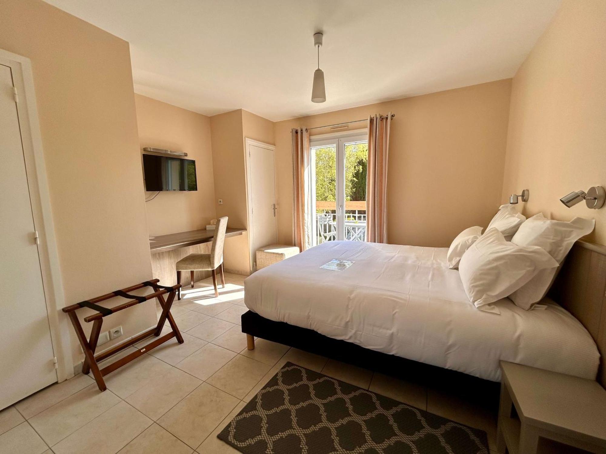Brit Hotel Lannion-Perros Guirec Exterior photo