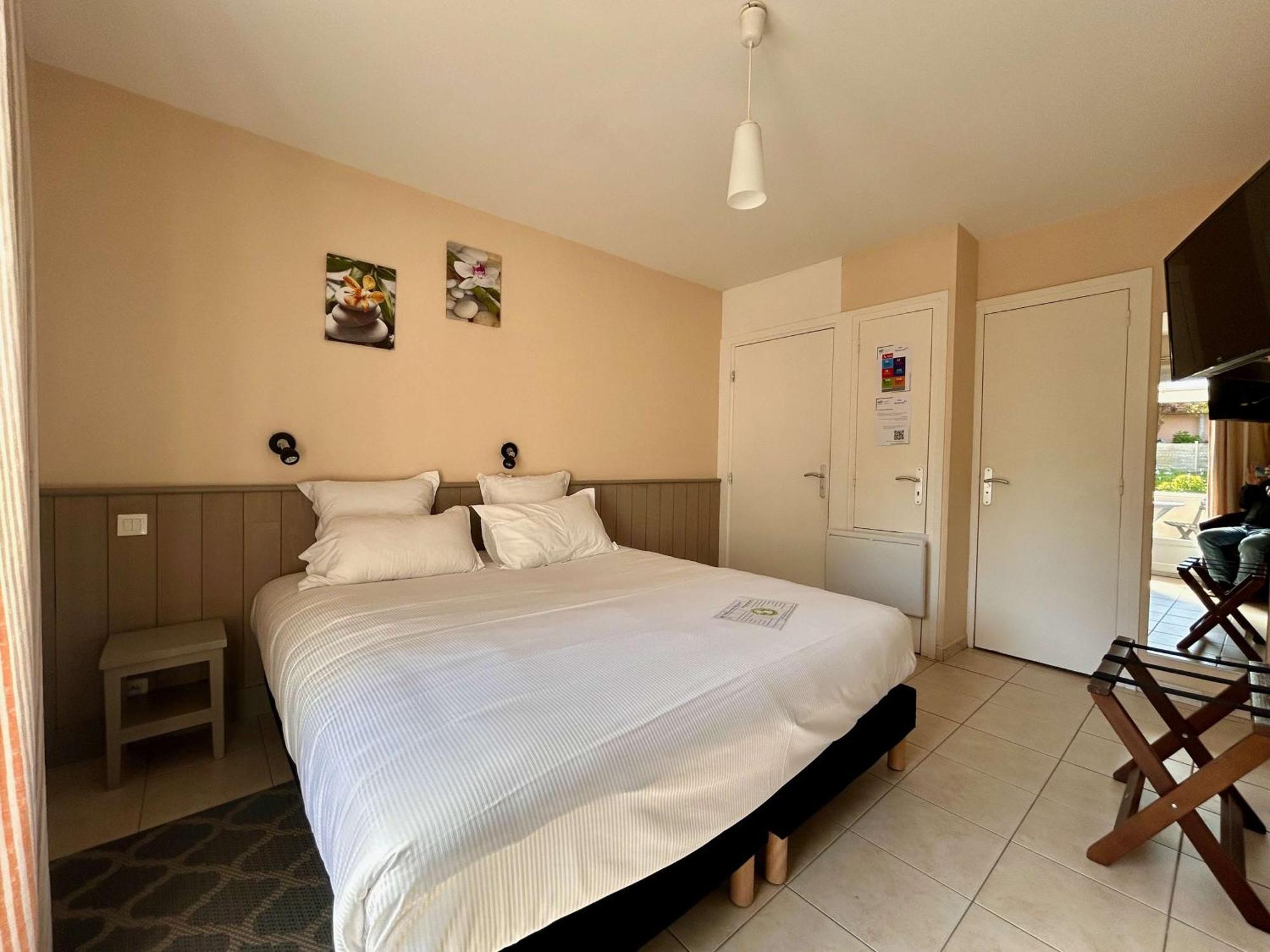 Brit Hotel Lannion-Perros Guirec Exterior photo